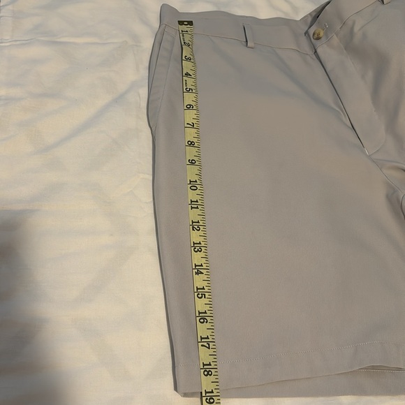 Peter Millar mens golf short . - Picture 5 of 9